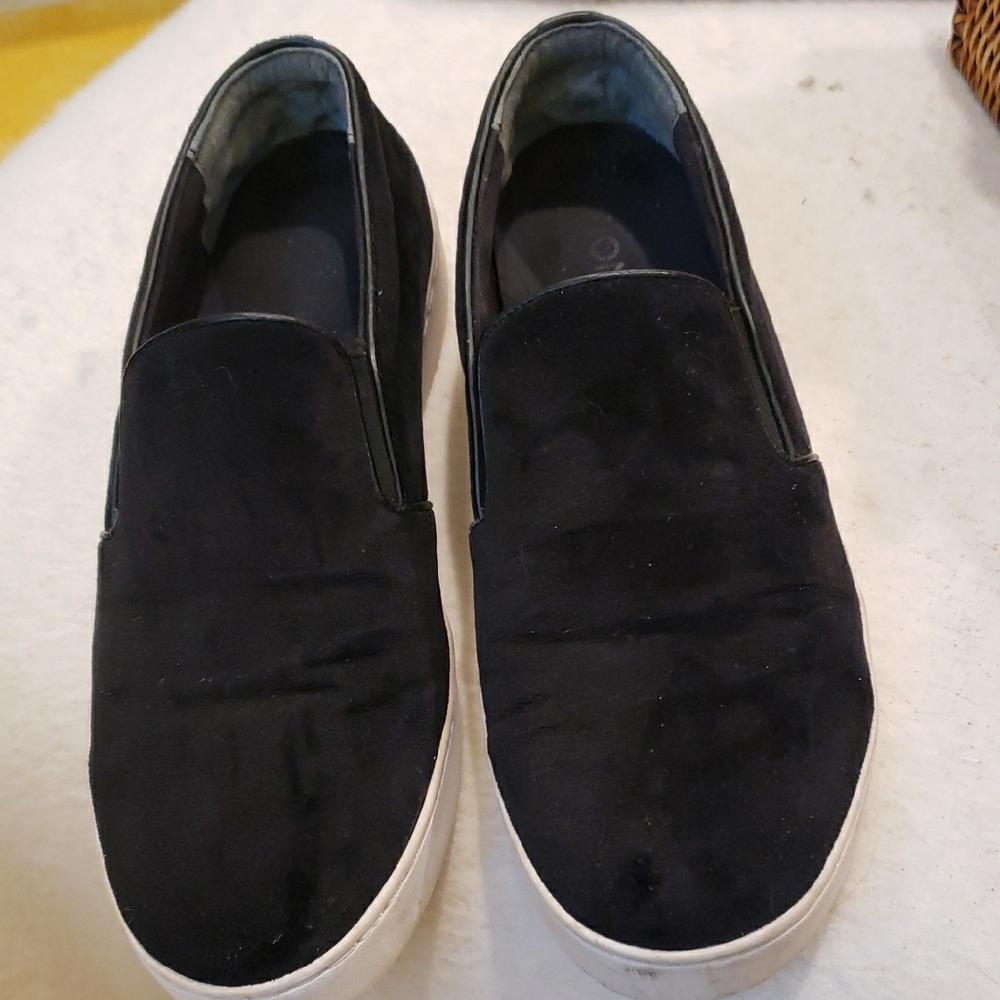 Vionic Black Sneakers Slip-On Comfort